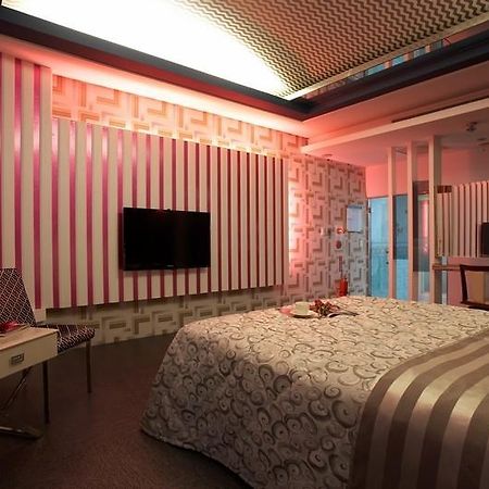 Love Star Motel Taoyuan Luaran gambar